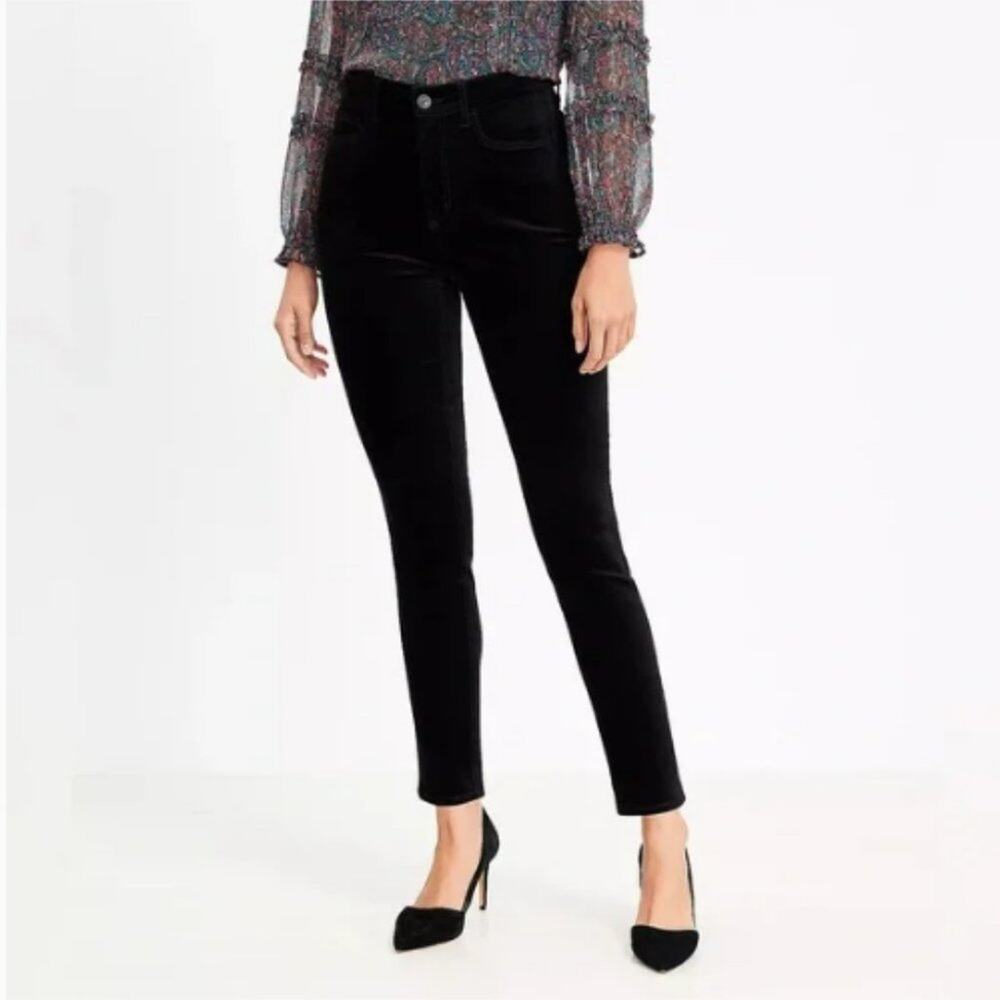 LOFT Black Velvet Skinny Jean Size 0